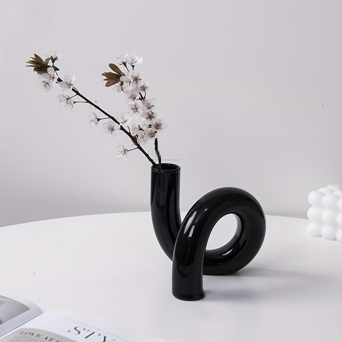 1pc Bohemian Style Glass Vase - Unique Curved Design for Hydroponic Plants, Perfect for Home & Office Decor, Ideal Gift