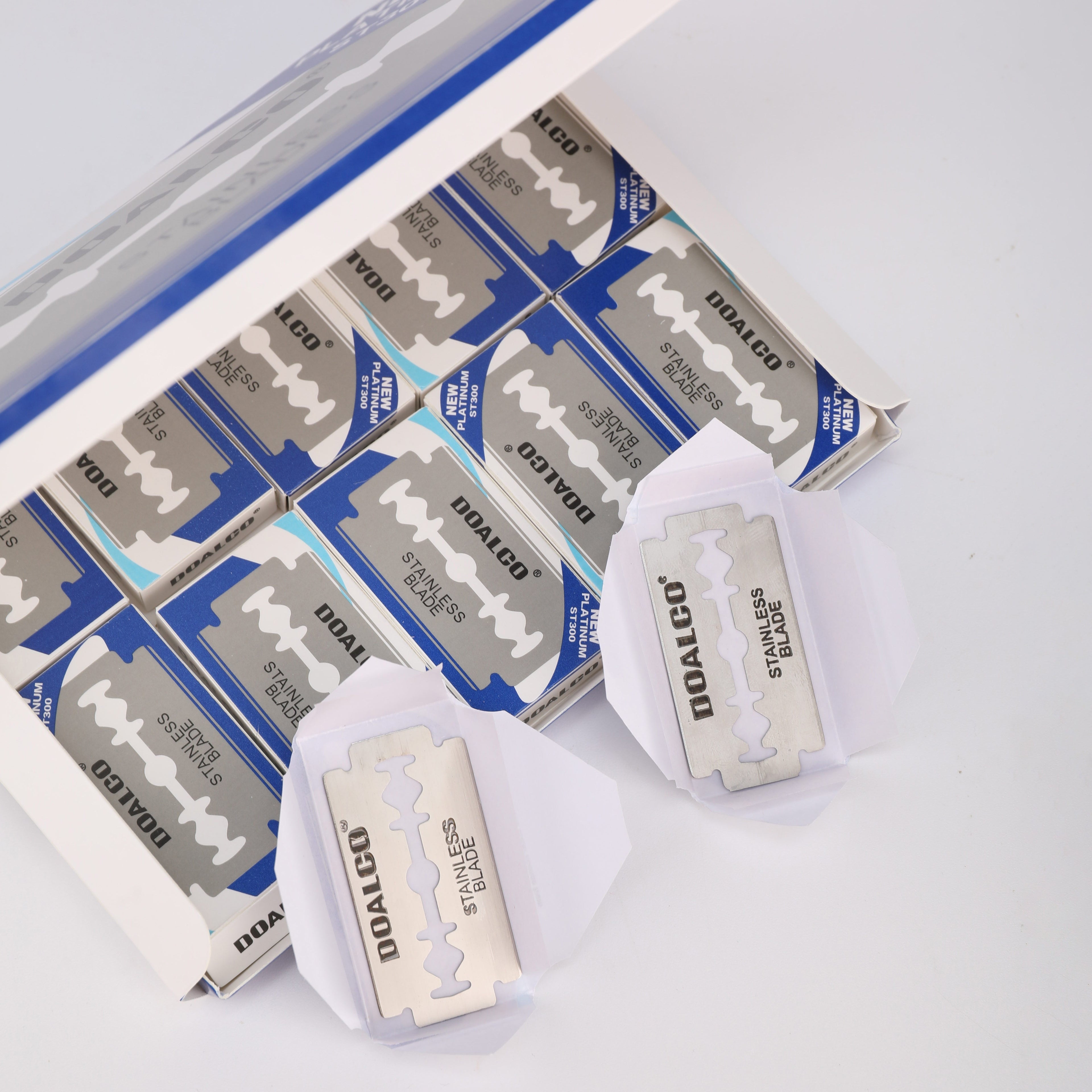 100pcs Premium Double-Edge Razor Blades - Smooth Shaving, Stainless Steel, Professional-Garde Barbers Choice