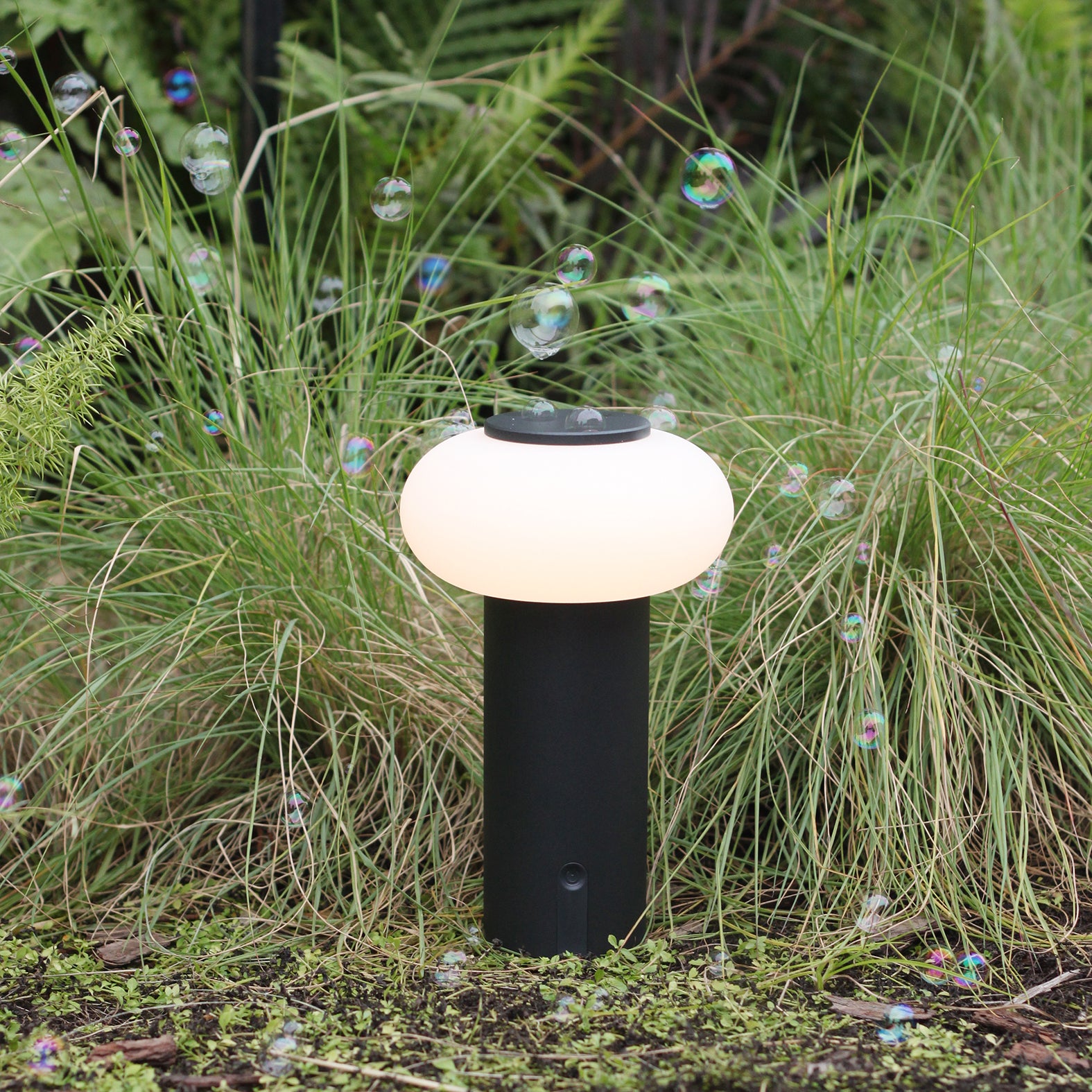 1 Piece Creative LED Mushroom Lamp, Wireless Table Lamp, USB Rechargeable Battery (Charge your cell phone in case of emergency), Touch Control Dimming Night Light, Multi-functional Lighting, Suitable for Restaurant, Party, Ou